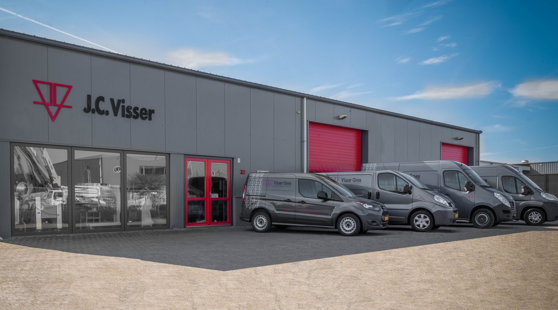 Visser goes header